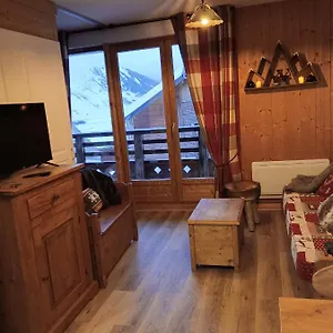 appart-lumineux-a-st-sorlin-darves.hotels-rhonealpes.com/